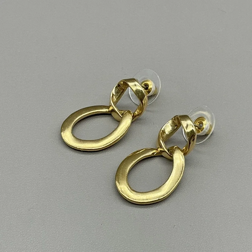 Trifari Earrings Gold Tone Oval Link Dangle Drop Statement Fashion Jewelry‎ 1